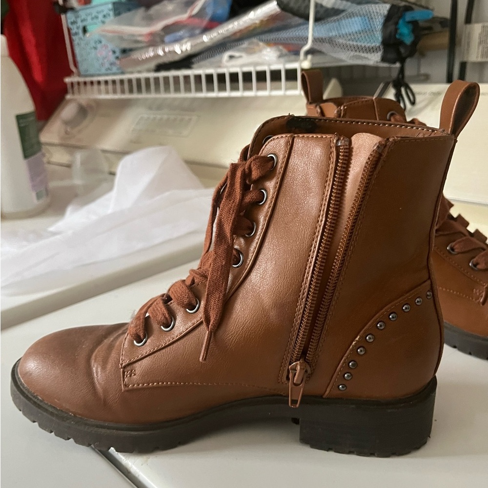 Women’s brown ankle boots, size 6